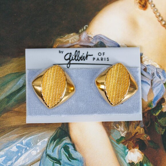 Vintage Statement Gold-tone Clip-on Earrings - Picture 1 of 3